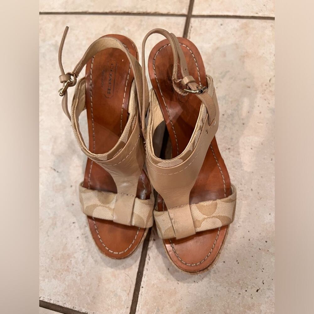 Coach Mendez tan beige platform wedge sandals size 7